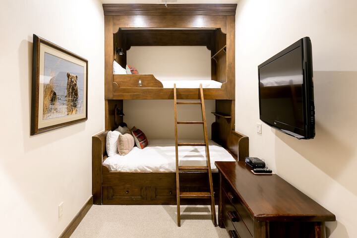 Room 280 of 500