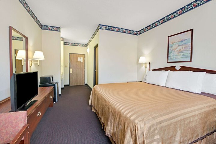 Room 15 of 22
