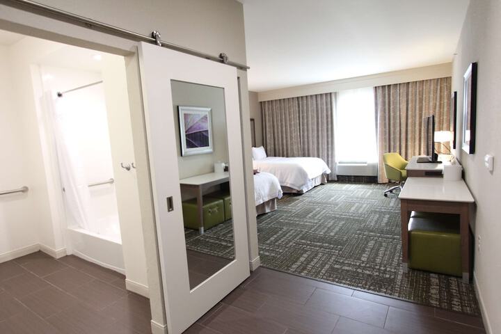 Hampton Inn & Suites Dallas Market Center