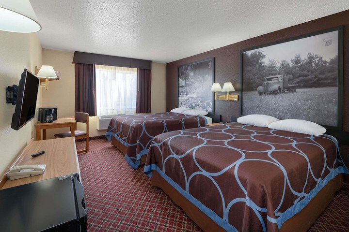 Room 6 of 15