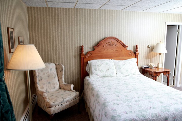 Room 25 of 37