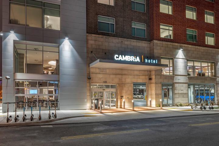 Cambria Hotel Louisville Downtown-Whiskey Row
