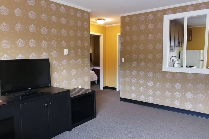 Room 34 of 48