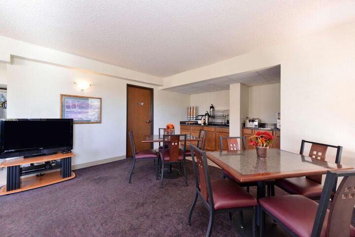 Room 10 of 11