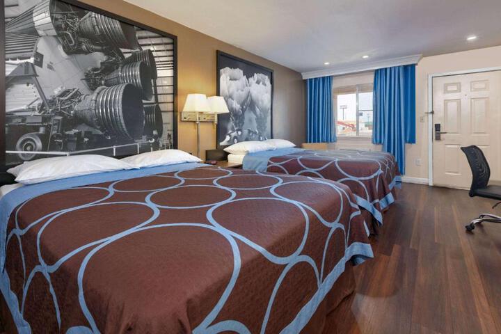 Super 8 by Wyndham Vernon