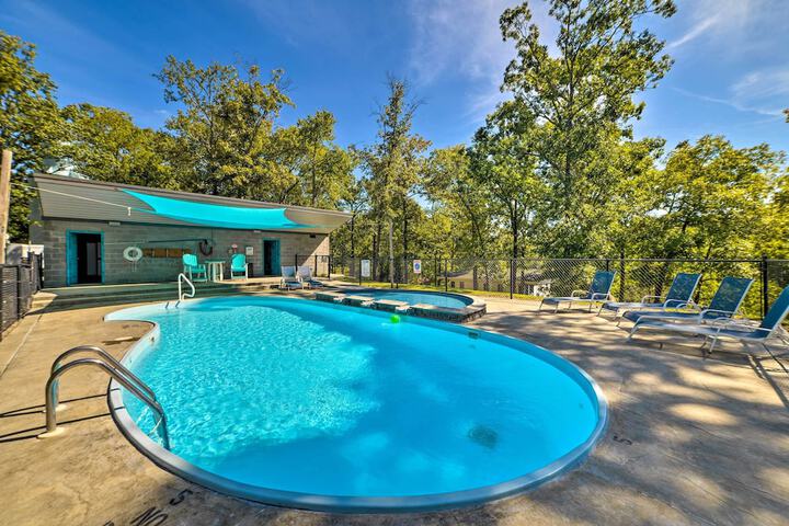 Rustic Dog-friendly Cabin w / Deck & Fire Pit!