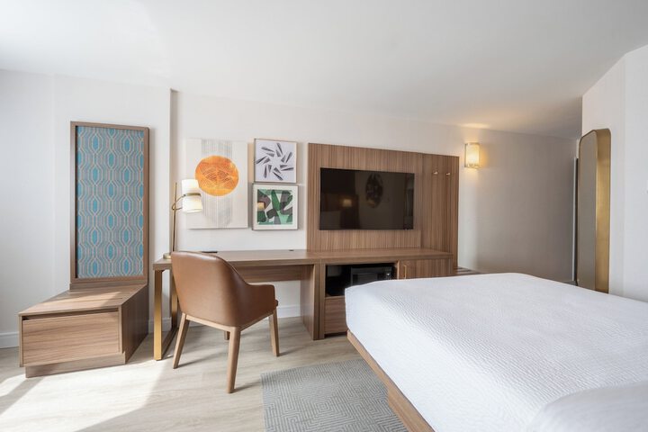 Holiday Inn & Suites Winnipeg Downtown by IHG
