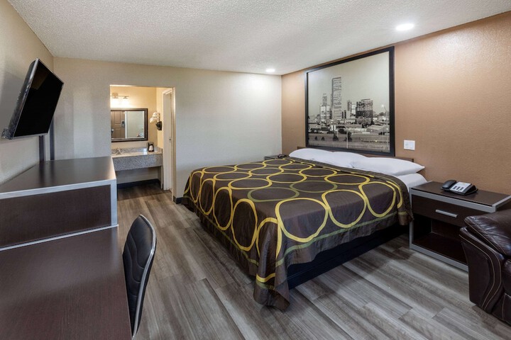 Room 15 of 29
