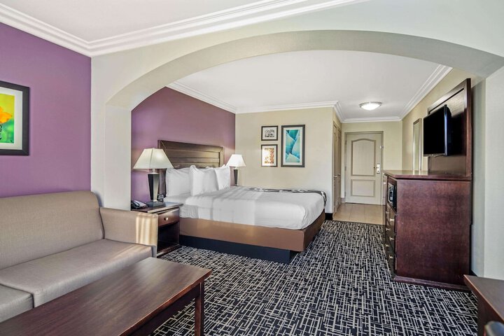Room 18 of 30