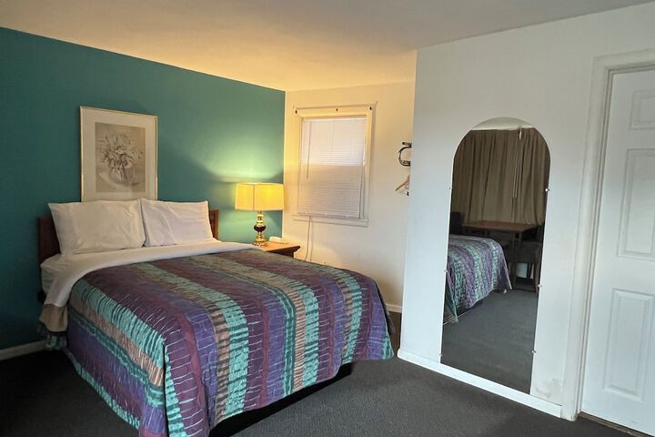 Room 18 of 21