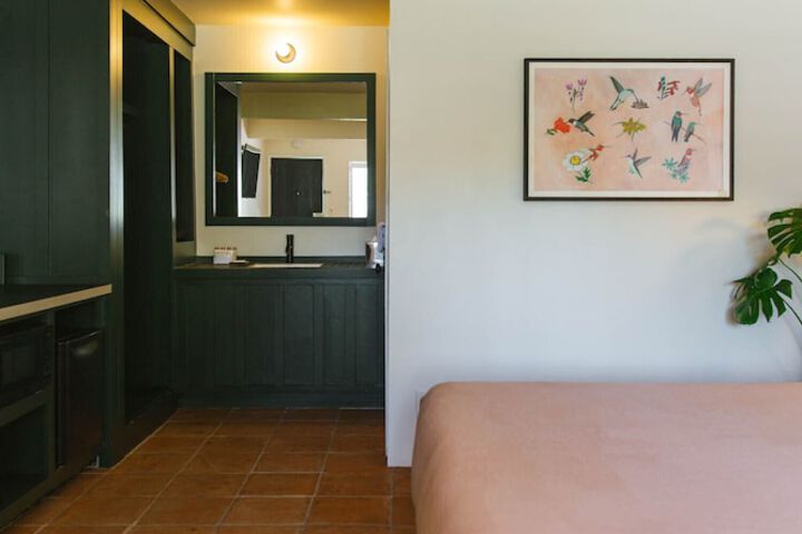 Room 17 of 24