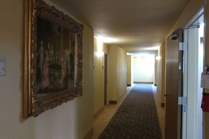 Ballroom/Hall 24 of 38