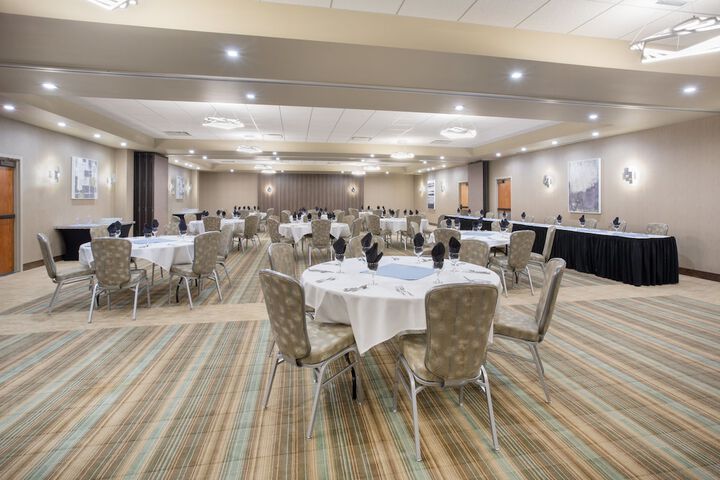 Ballroom/Hall 41 of 43
