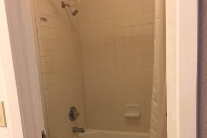 Room 7 of 17
