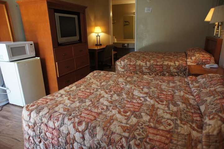 Room 6 of 18