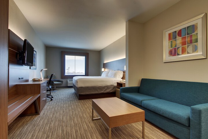 Holiday Inn Express Hotel & Suites Vernon College Area by IHG