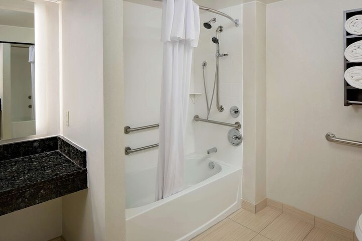 Room 9 of 25
