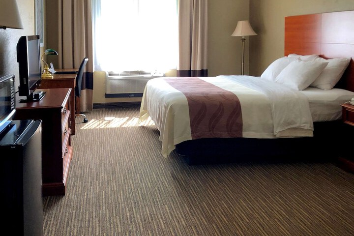 Room 9 of 42