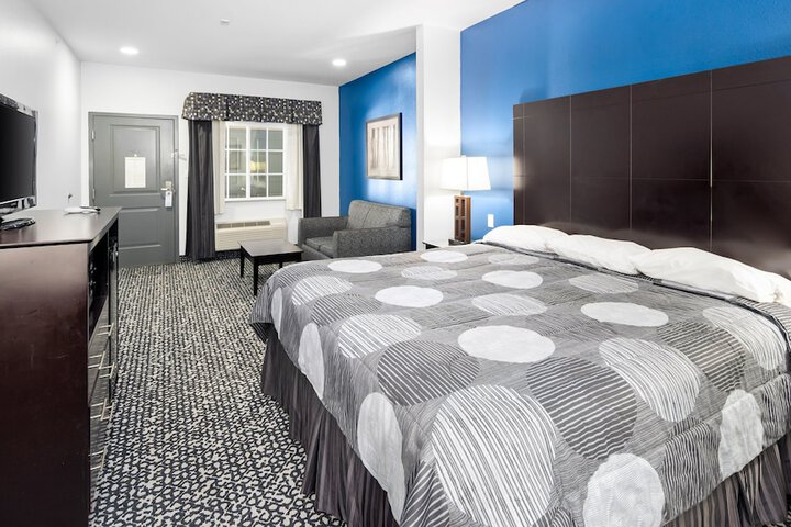 Room 32 of 51