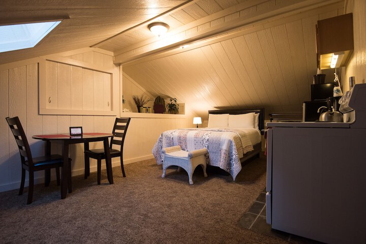 Room 40 of 49