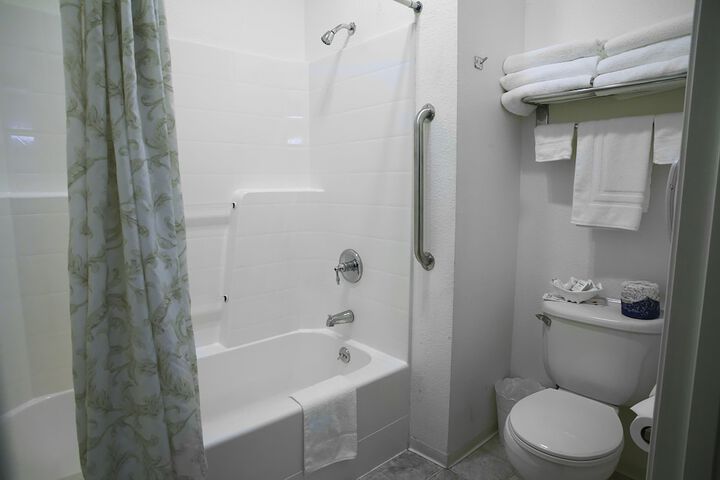 Room 12 of 22