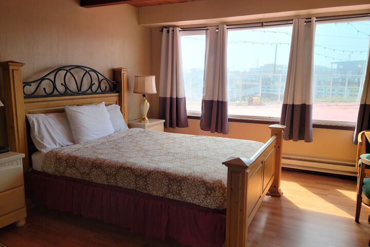 Room 52 of 120