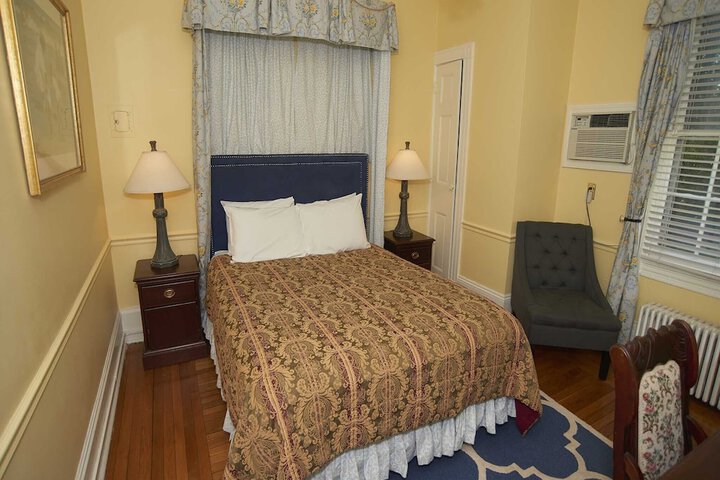 Room 165 of 183