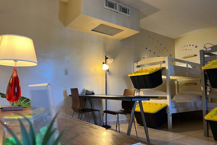 Room 17 of 38