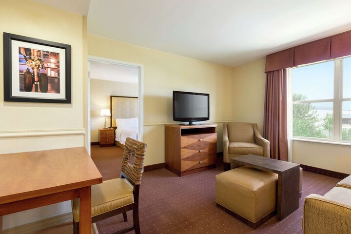Room 25 of 47