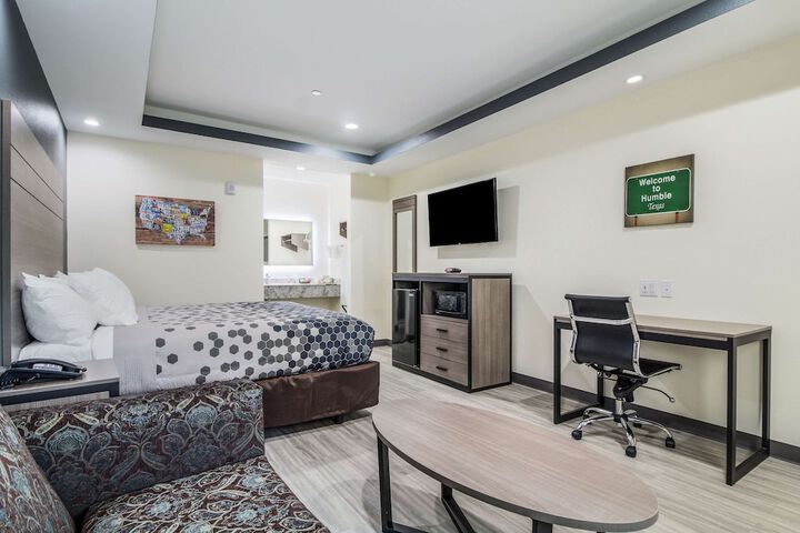 Room 18 of 26
