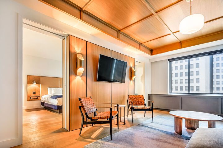 Room 9 of 13