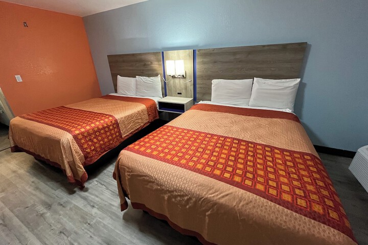 Room 15 of 18