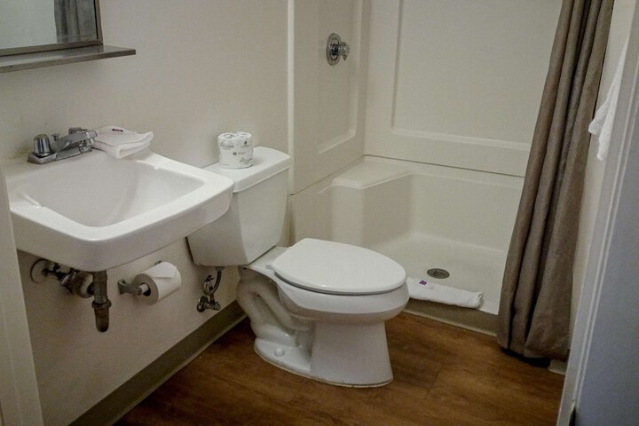 Room 9 of 26