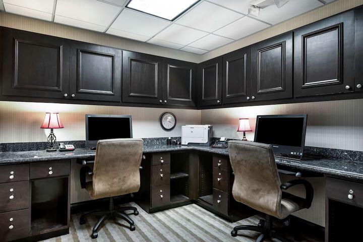 Business Center 33 of 33