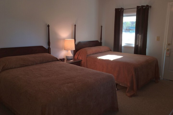 Room 12 of 37