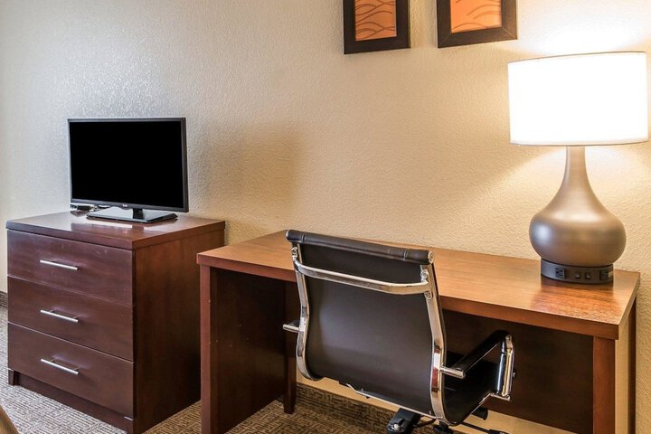 Room 10 of 25