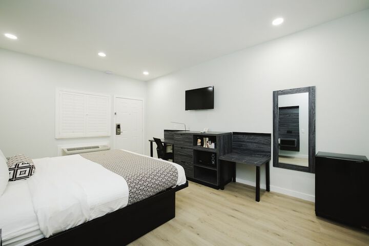 Sapphire Inn and Suites