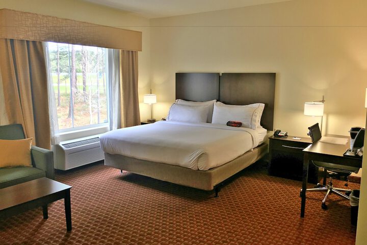 Room 9 of 25