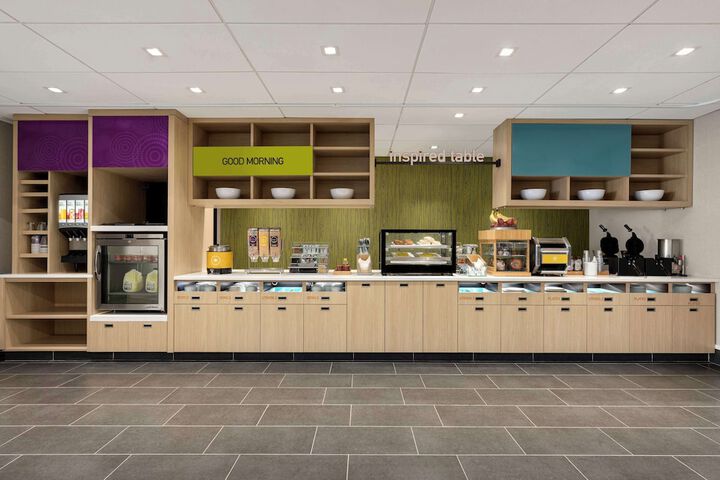 Breakfast/Coffee Service 26 of 31