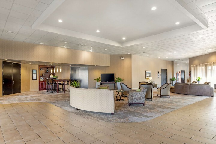 Hotel Interior 4 of 36