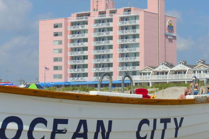 Port-O-Call Hotel