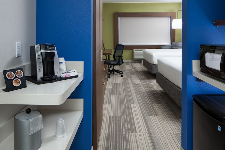 Room 44 of 63
