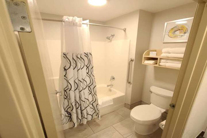Room 13 of 21