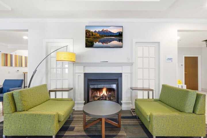 Holiday Inn Express & Suites Bethlehem Arpt-Allentown Area