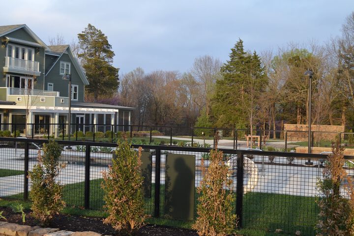 Stonebreaker Hotel