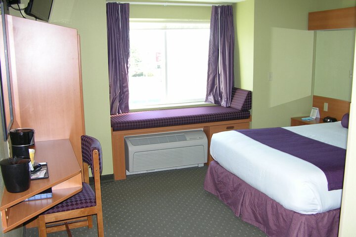 Room 15 of 28
