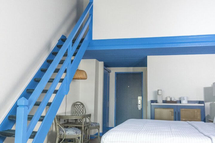 Surf Side Hotel