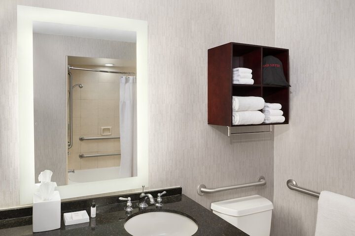 Room 47 of 112