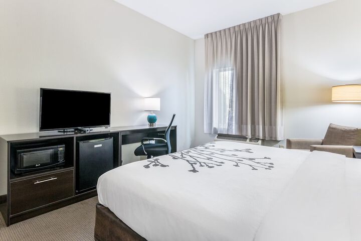 Room 8 of 28