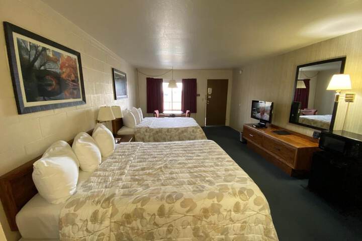 Room 28 of 33